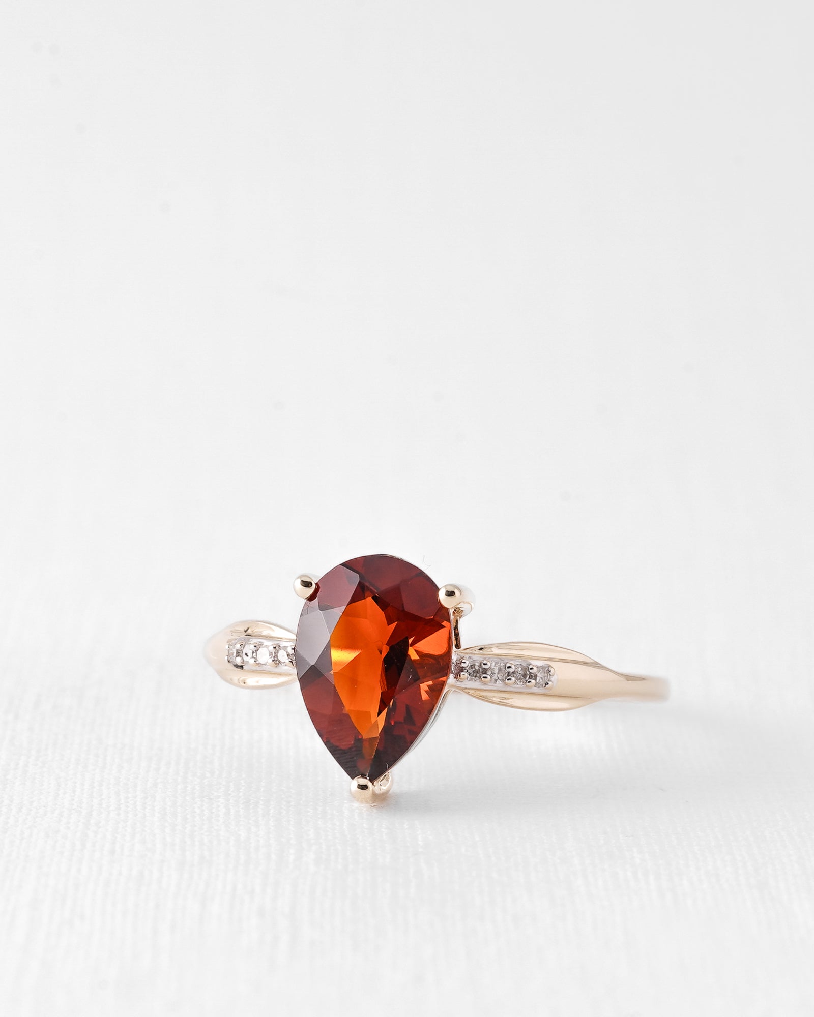 Glorya | Vintage Garnet & Diamond