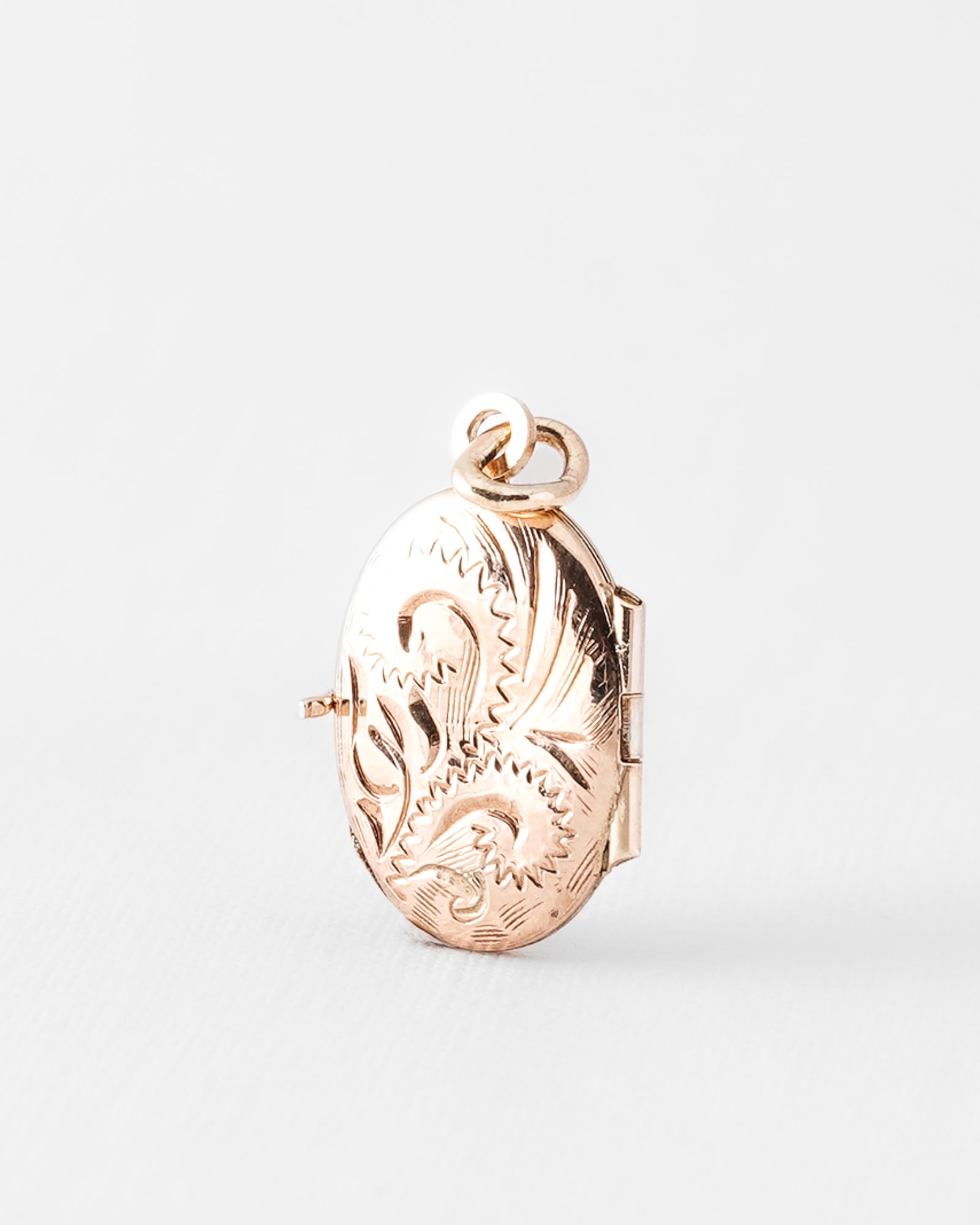 Mellory | Vintage Floral Locket Pendant