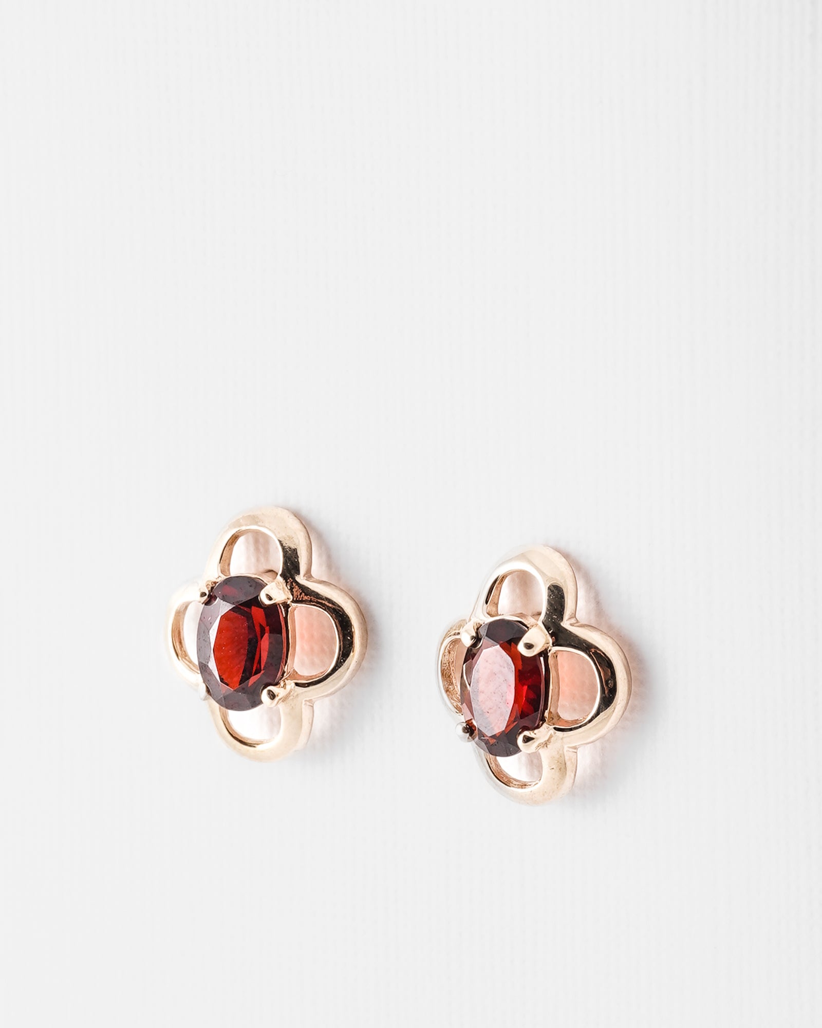 Fenna | Vintage Garnet Flower Earrings