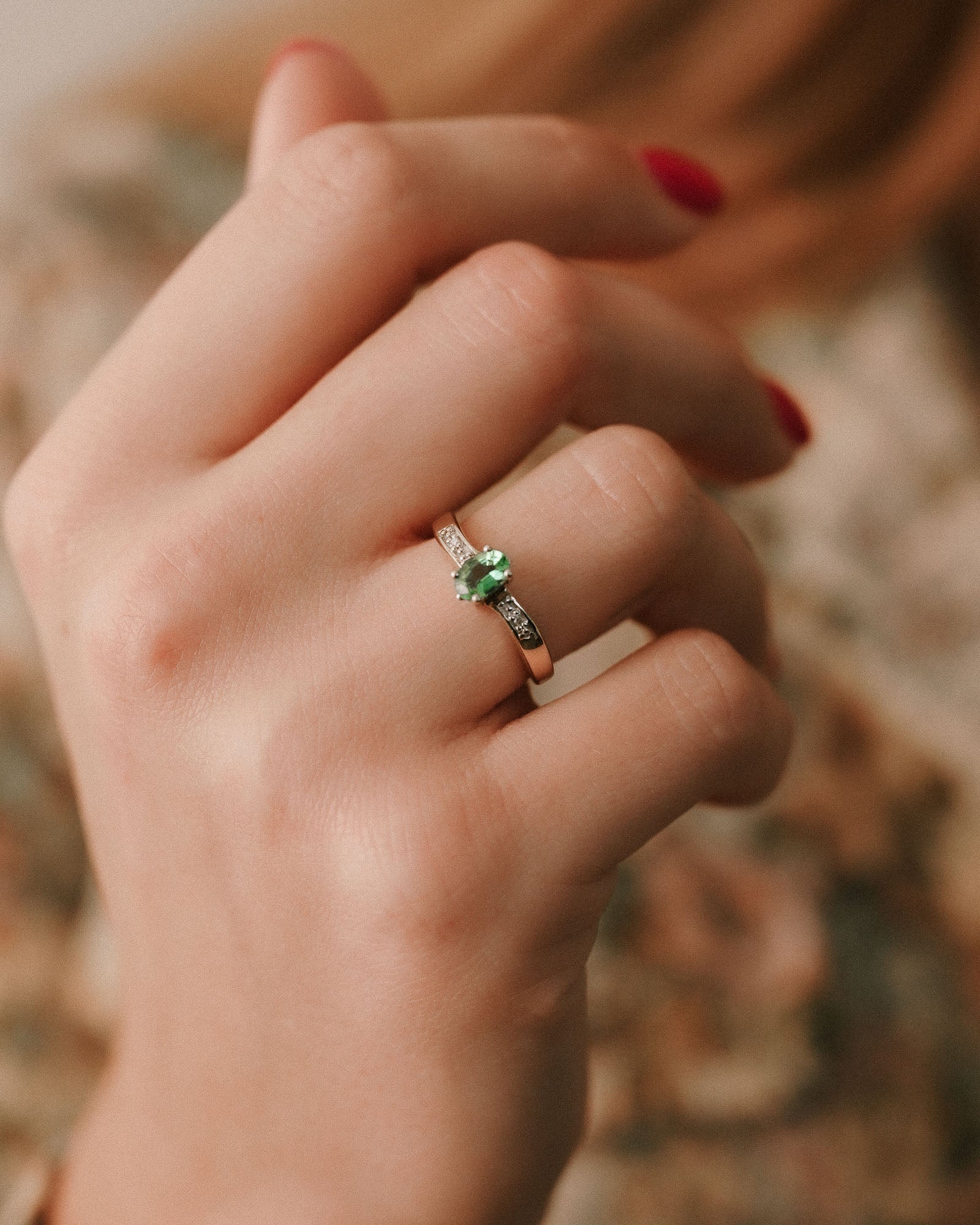 Belle | Vintage Emerald Solitaire & Diamond Details