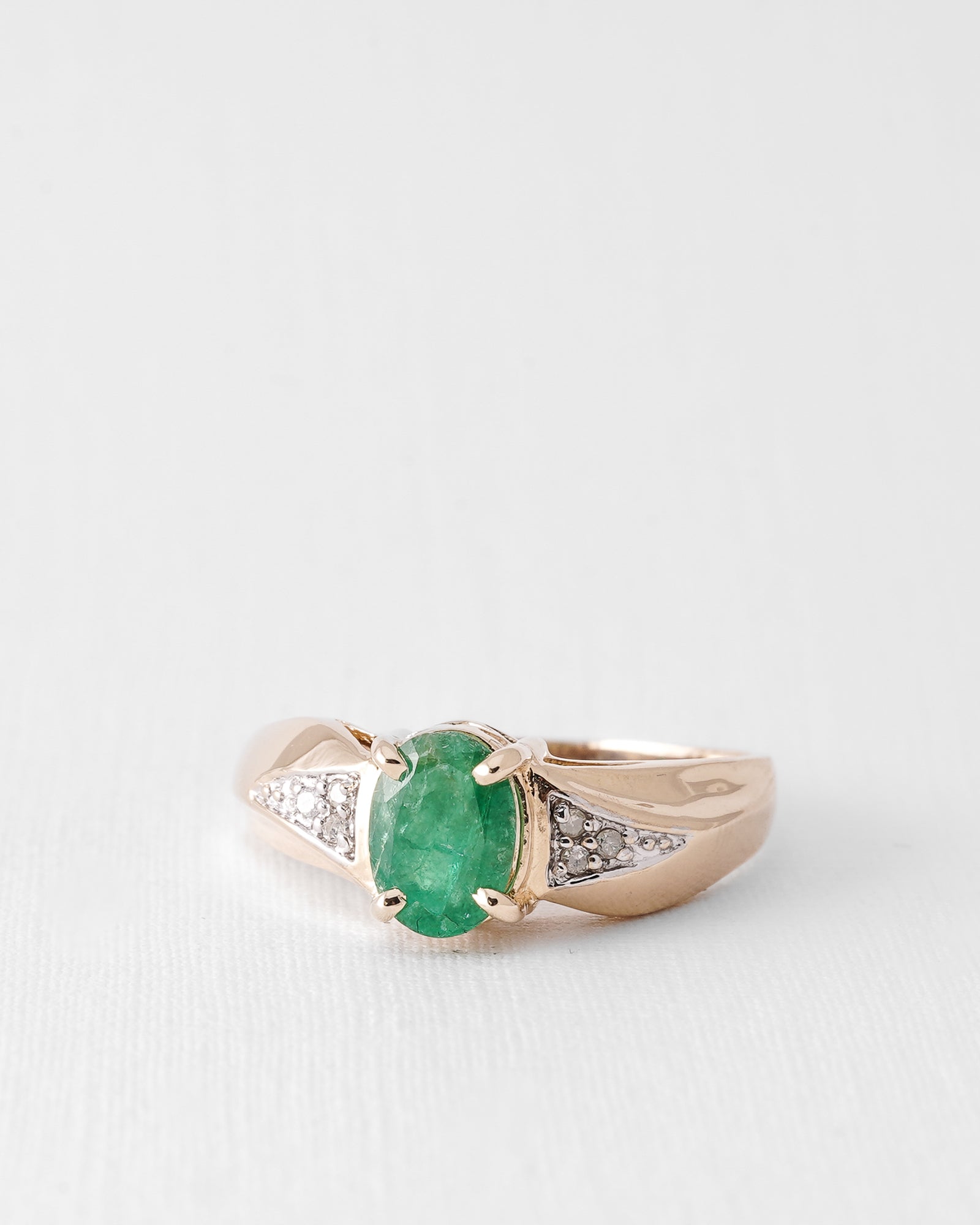 Jelina | Vintage Emerald & Diamond Twist