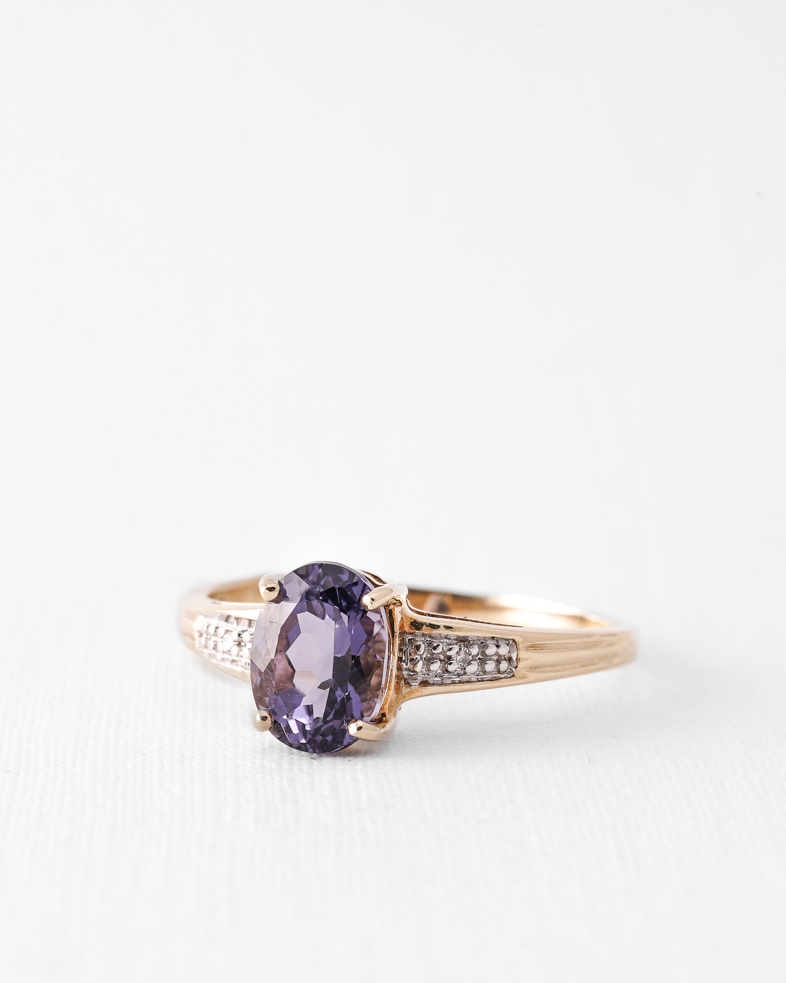 Brielle | Vintage Quartz Solitaire & Diamond Details