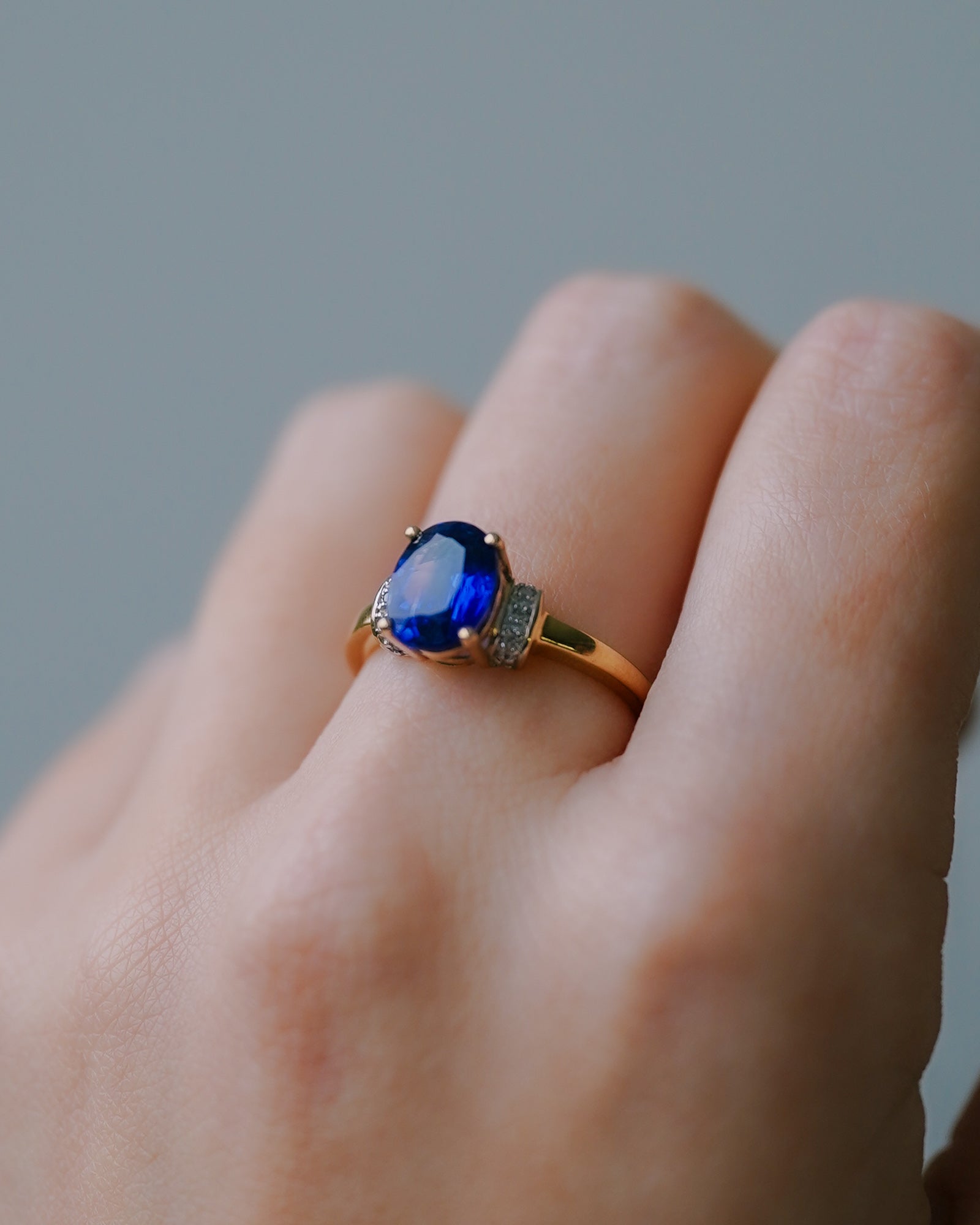 Elena | Vintage Kyanite Solitaire & Diamond Details