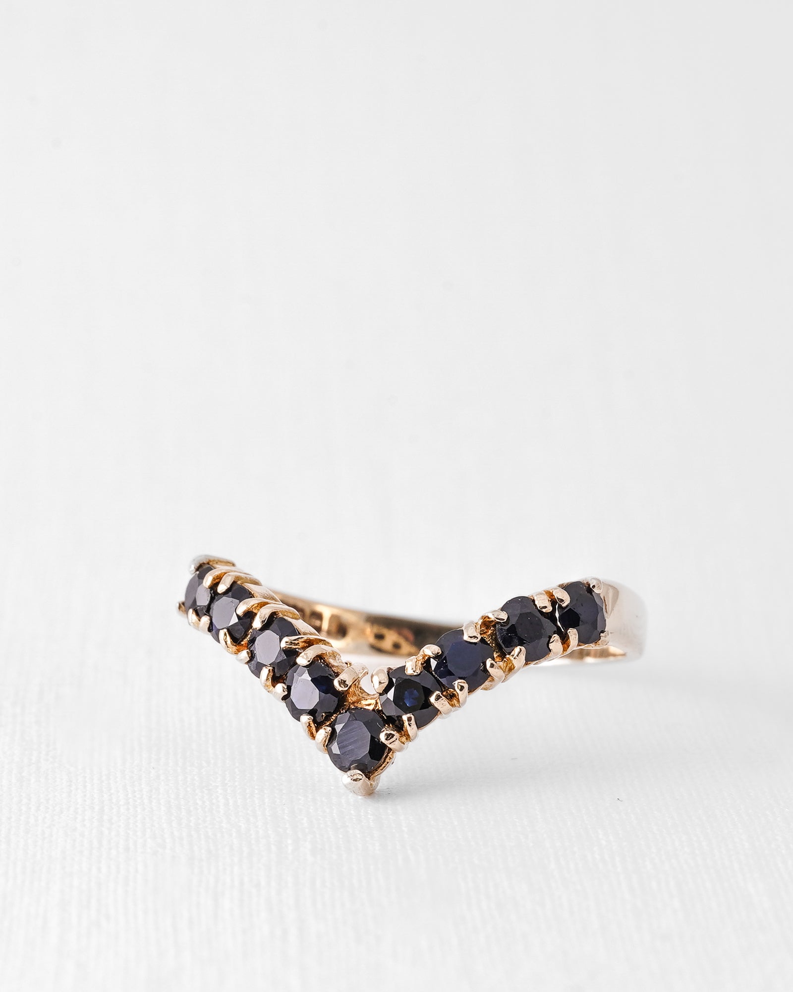 Dione | Vintage Sapphire Wishbone