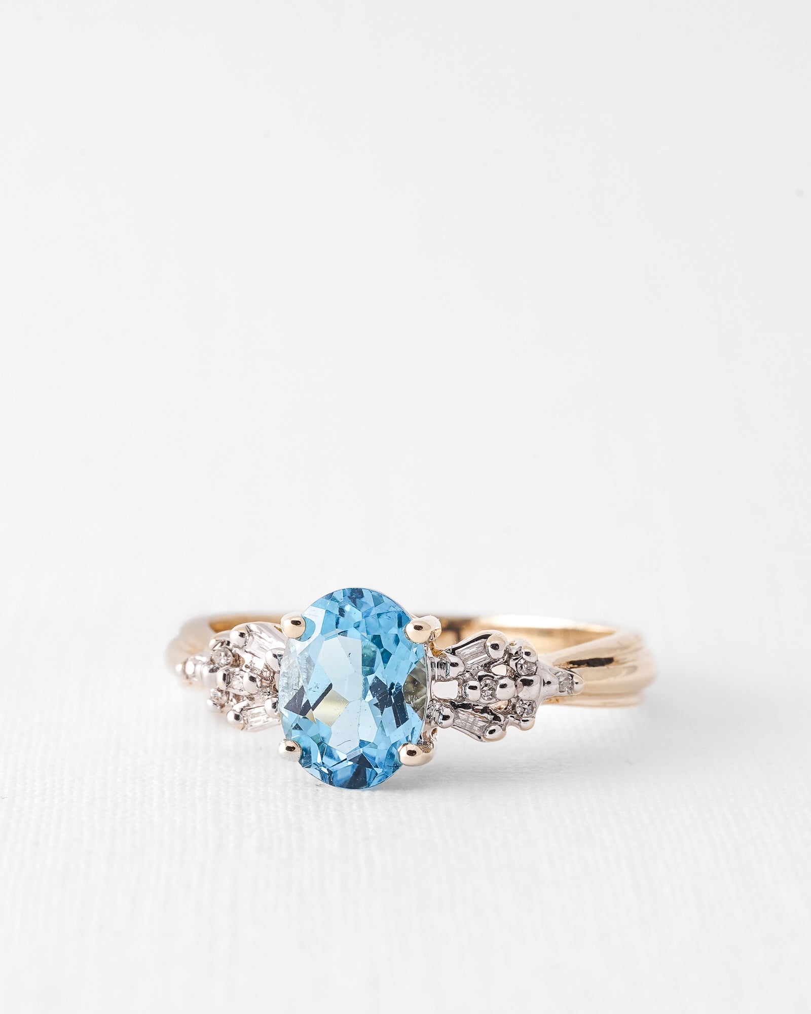 Uma | Vintage Topaz Solitaire & Diamond Details