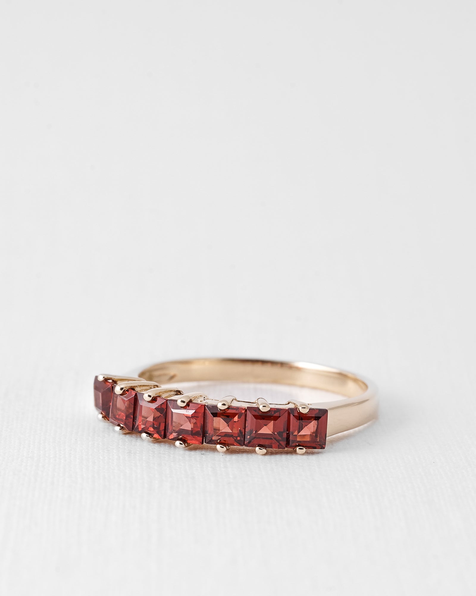 Emae | Vintage Garnet Eternity