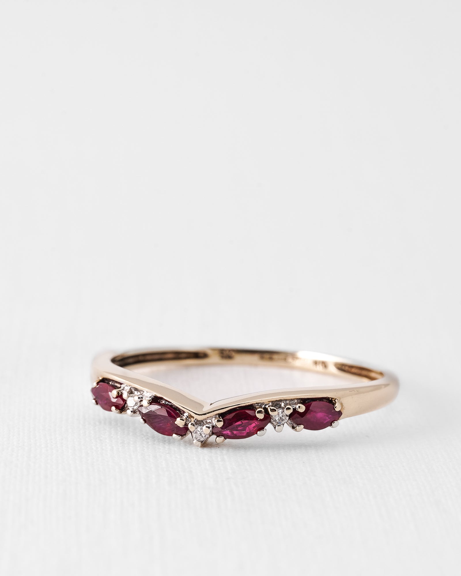 Hilly | Vintage Ruby & Diamond