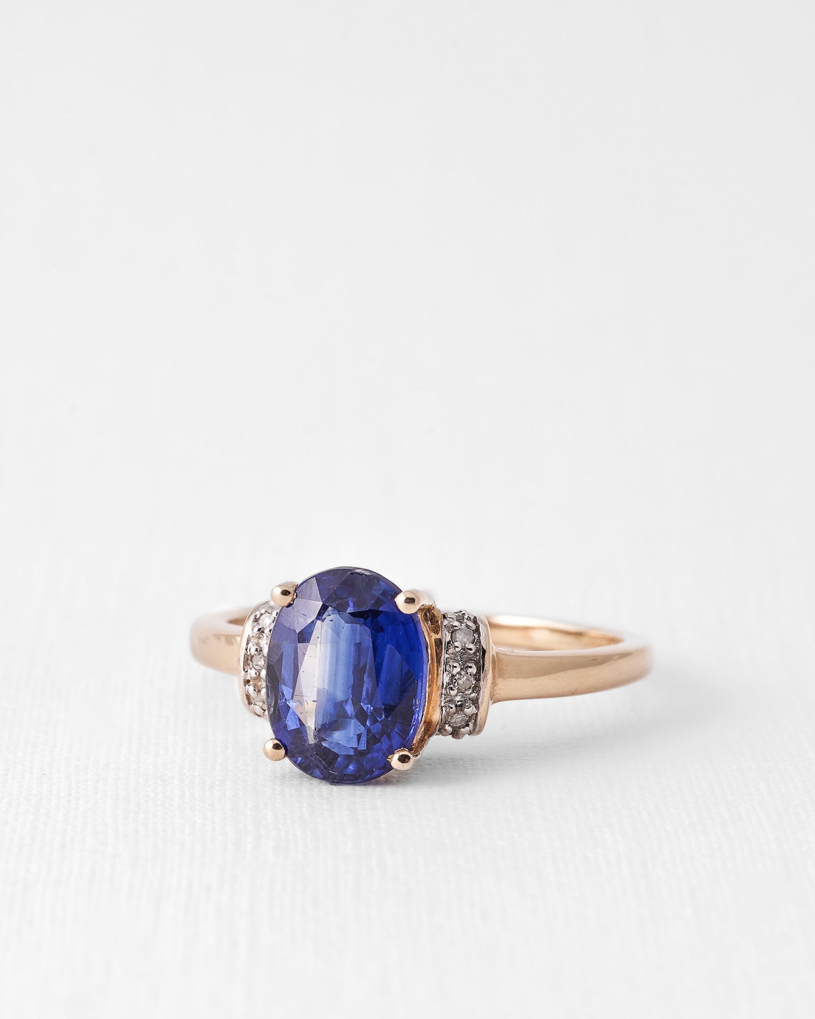 Elena | Vintage Kyanite Solitaire & Diamond Details