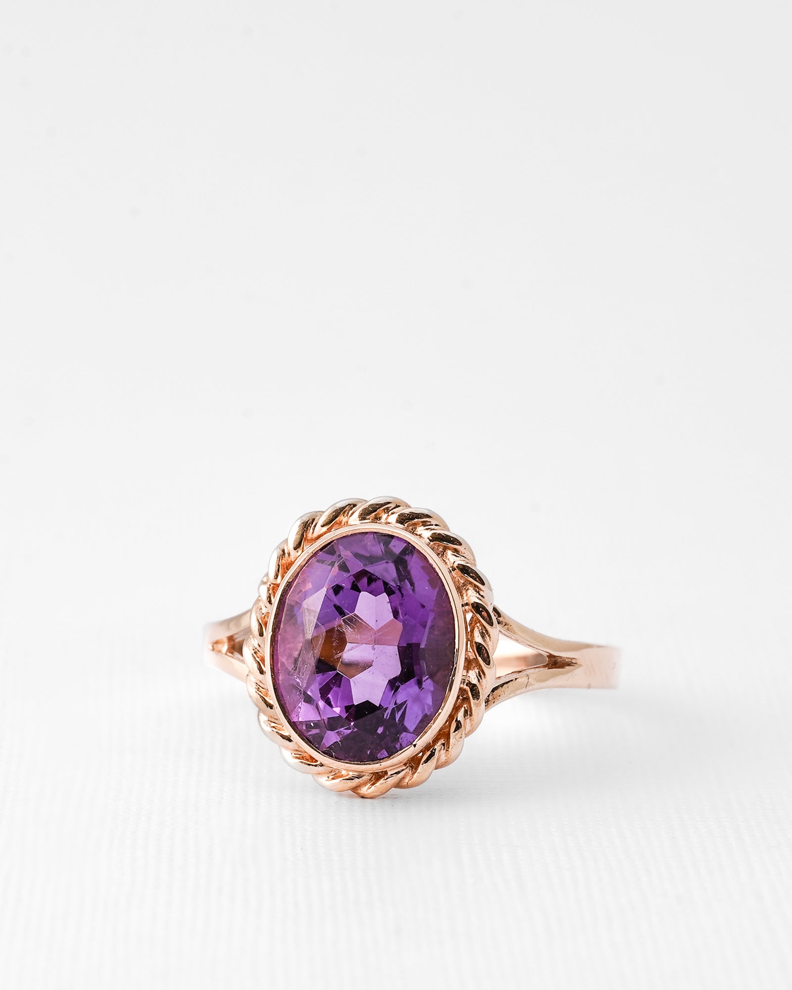 Alatina | Vintage Amethyst Solitaire