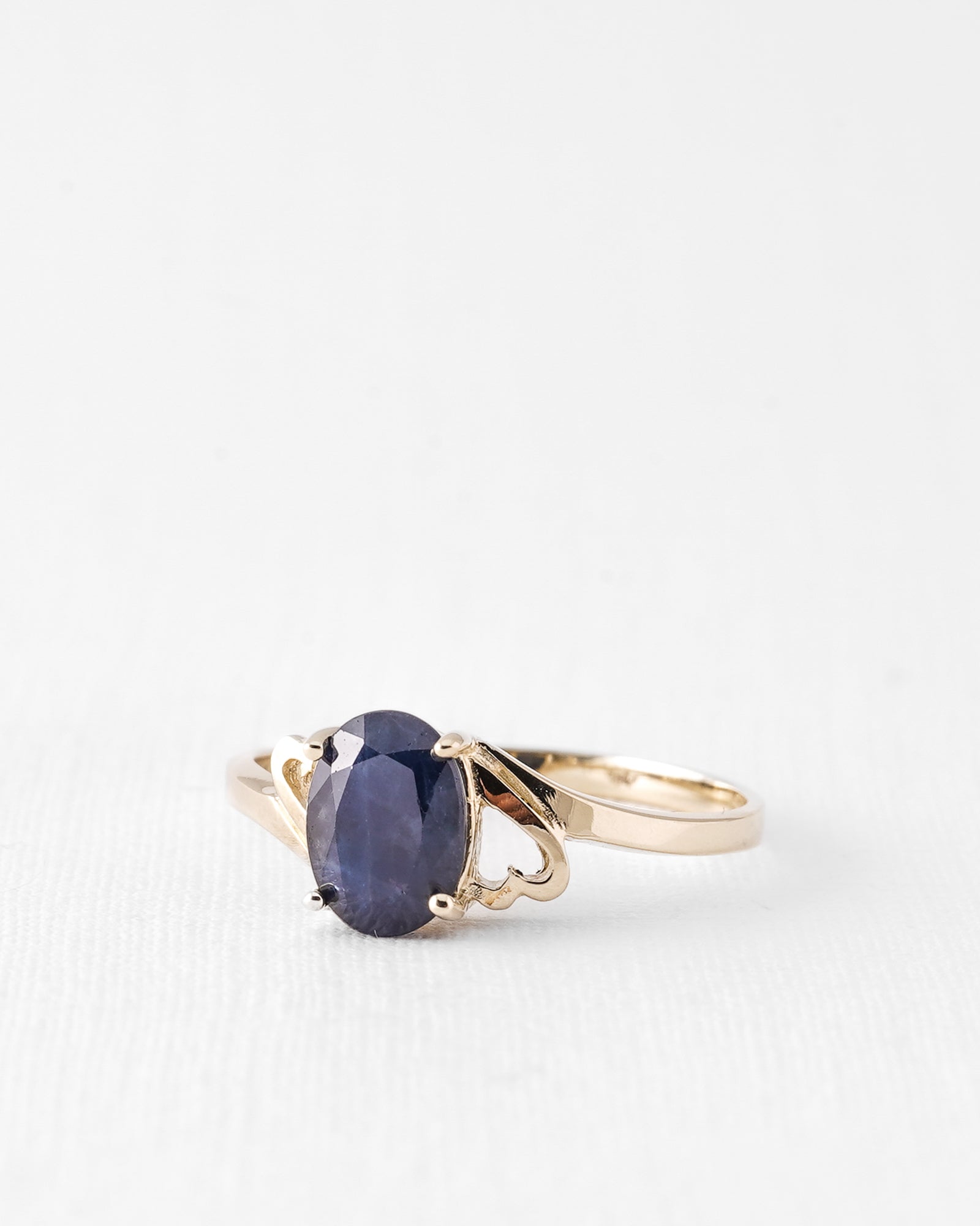 Daily | Vintage Sapphire Love